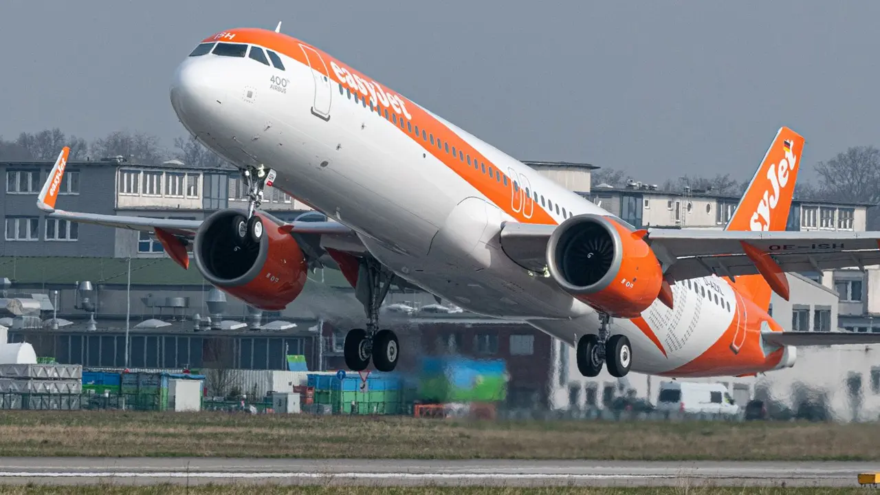 EasyJet, ABD'li Castlelake'in 5.5 Milyar Sterlinlik Teklifine Prensip Olarak Onay Verdi