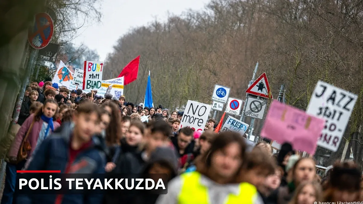 Almanya'da 'Z Kuşağı Ayağa Kalkıyor' Çağrısı: 31 Ekim'de 21 Kentte Eylem, Polis Teyakkuzda