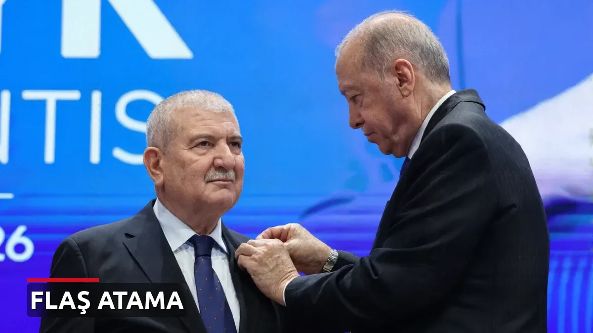 Erdoğan rozetini taktı: AK Parti'ye geçer geçmez 'Genel Başkan Danışmanı' oldu